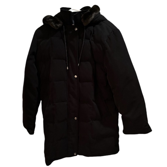 London Fog Jackets & Blazers - London Fog Black Down Stadium Parka with Faux Fur Trimmed Hood Size M